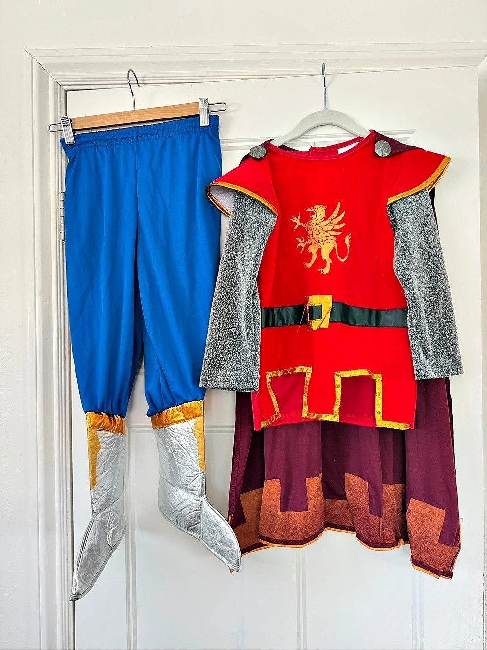 Knight Halloween Dress Up Costume Boys Small NWT